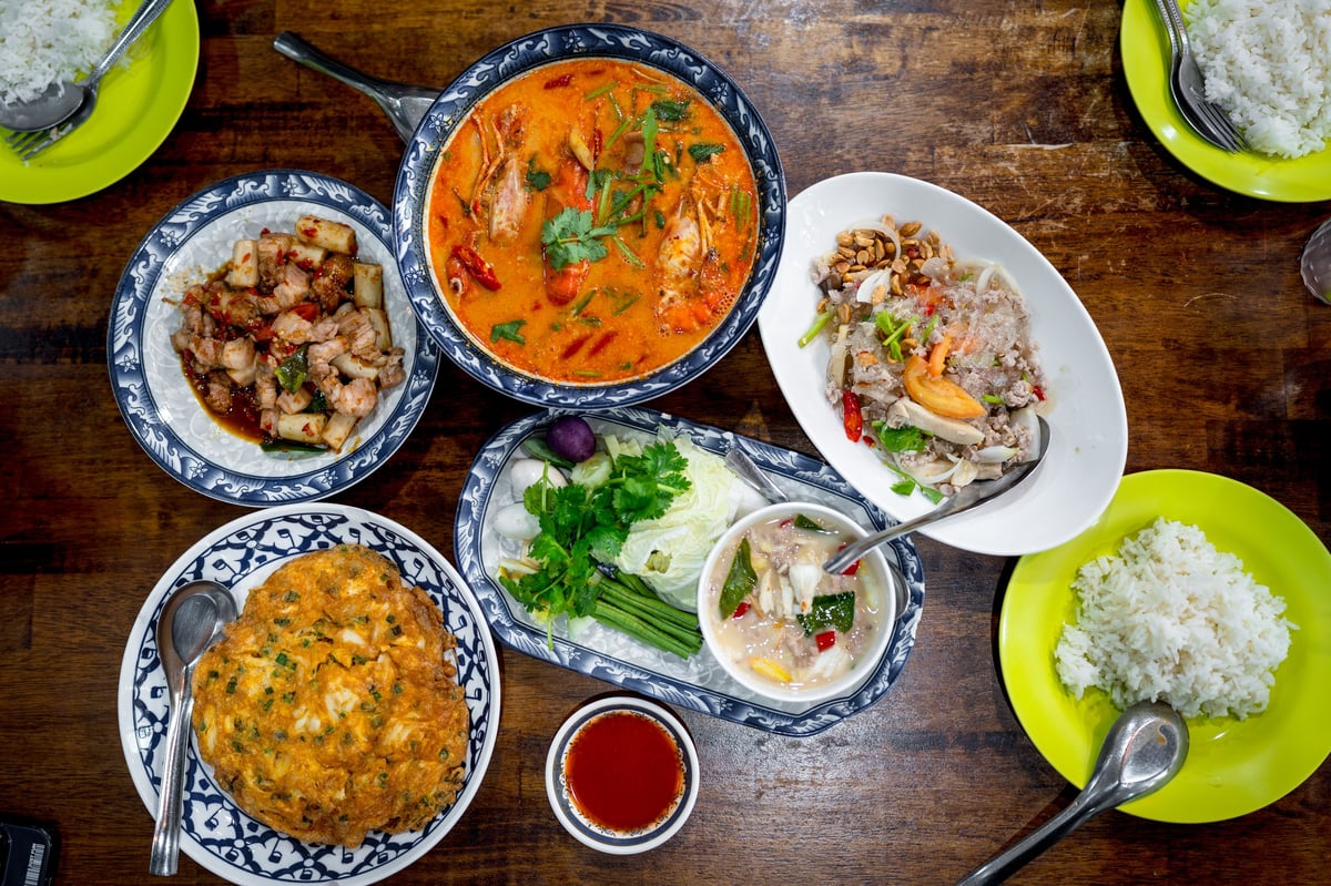 Various Thai dishes